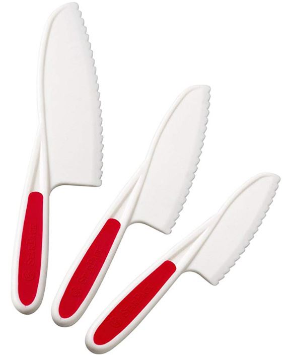 a set of 3 kid friendly knives
